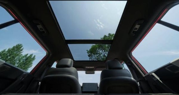 股票配资公司网站 开iCAR 03T秒变街头焦点，智能又省油，谁开谁爱上
